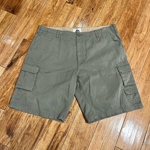 Old Mill Men’s Utility Shorts